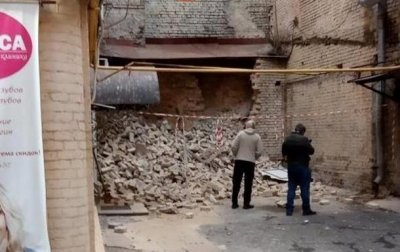 В центре Киева обрушилась стена здания - «Украина»