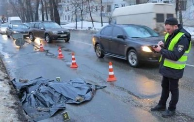 В Киеве водитель грузовика сбил насмерть пенсионерку и скрылся - «Украина»