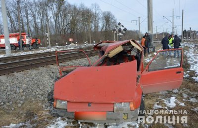 В Волынской области поезд на ж/д переезде протаранил легковой автомобиль - «Новороссия»