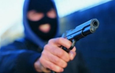 В Закарпатье вооруженный мужчина ограбил продуктовый магазин - «Новороссия»