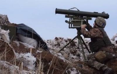Военные показали, как стреляют из ПТРК Корсар - (видео)