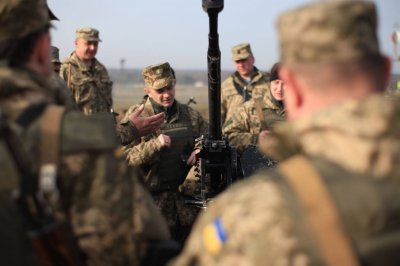 Киев перед выборами выплатит командирам ВСУ по три месячных зарплаты - «Новороссия»