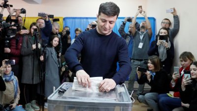 Официальные данные экзитполов: Зеленский набирает около 30%, второе место у Порошенко - «Новороссия»
