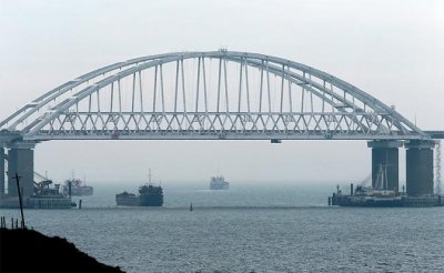 От Крымского моста украинских диверсантов отпугнут катерами - «Военные действия»