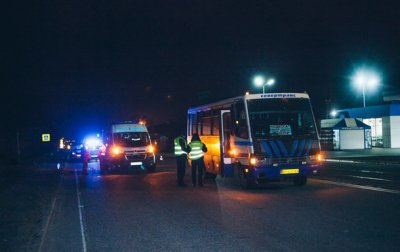Под Днепром автобус насмерть сбил пешехода - (видео)