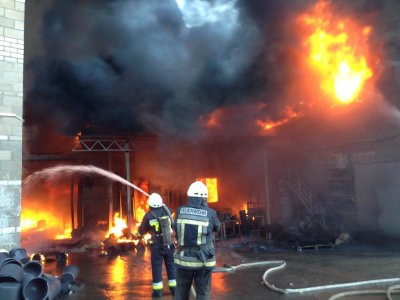 Под Днепропетровском произошел крупный пожар на заводе - «Новороссия»