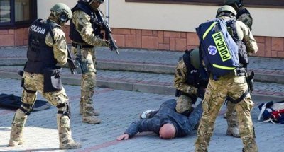 Полиция Польши задержала выходцев с Украины, занимавшихся нелегальной переправкой мигрантов - «Новороссия»