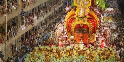 Президент Бразилии предупредил туристов о превращении карнавала в Рио в оргию