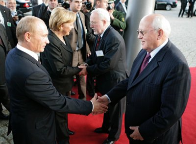 Путин поздравил Горбачева с днем рождения - «Новороссия»