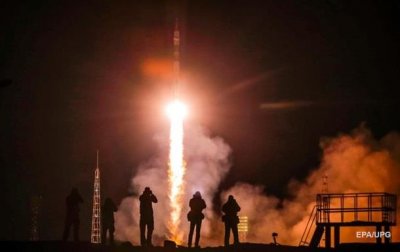 Россия успешно запустила ракету с экипажем для МКС - (видео)