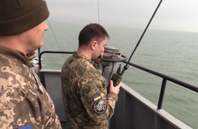 Российские военные корабли взяли под контроль буксир ВМС Украины в Азовском море - «Новороссия»
