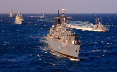 Турецкие СМИ опубликовали кадры прохода боевых кораблей НАТО в Черное море - «Новороссия»