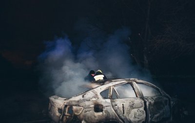 В Днепре дотла сгорели два BMW - (видео)