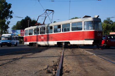 В Харькове сошел с рельсов городской трамвай — видео - «Новороссия»