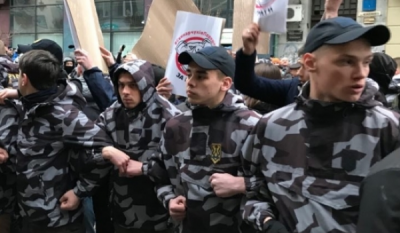 В Ивано-Франковске на митинге Порошенко произошли стычки между «Нацдружинами» и полицией - «Новороссия»