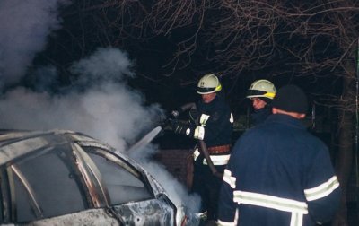 В Киеве горели два автомобиля - «Украина»