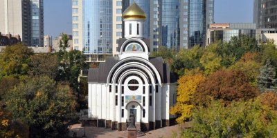 В Ростове-на-Дону девушка плюнула на дверь храма и заинтересовала полицию