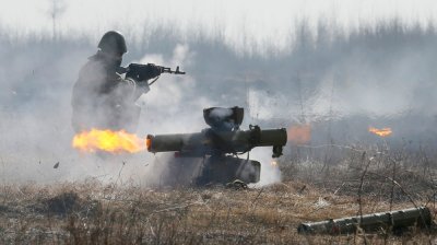 ВСУ расстреляли ПТУРами позицию ополченцев под Ясиноватой — Видео - «Новороссия»