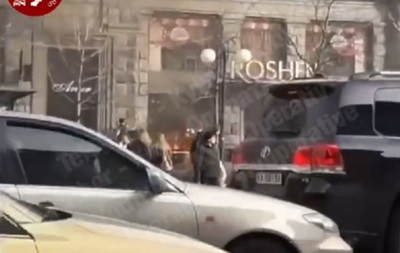 В Киеве подожгли второй магазин Roshen за сутки - «Украина»
