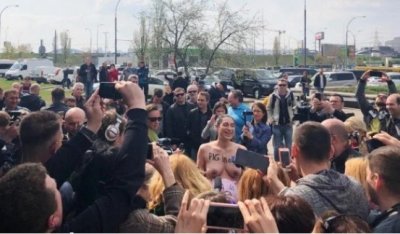 Активистка Femen оголились перед Зеленским и потребовала от него прекратить «насиловать страну» - «Новороссия»