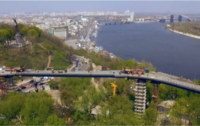Кличко показал видео сооружения пешеходного моста - «Украина»