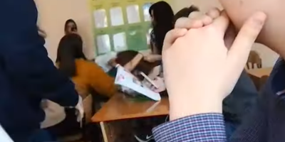 Красноярская учительница избила двух восьмиклассниц