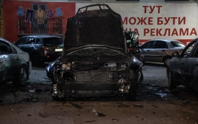 На парковке в Киеве взорвалось авто, есть раненый - (видео)
