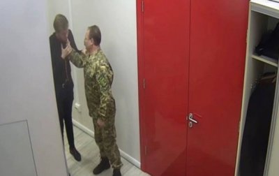 Нардеп Барна напал на представителя Зе-команды - (видео)
