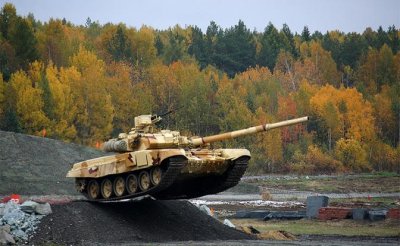 «НАТО на пороге, а Россия радостно побежала продавать Т-90МС» - «Военные действия»