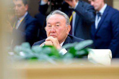 Назарбаев предложил свою помощь в примирении России с Украиной - «Новороссия»
