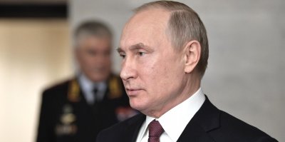 Путин подписал закон об ужесточении наказаний для "воров в законе"