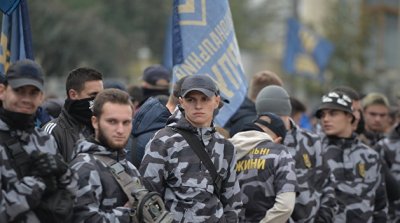 Украинские нацисты пикетируют здание Генпрокуратуры Украины - «Новороссия»