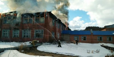 В Иркутской области во время уроков загорелась школа