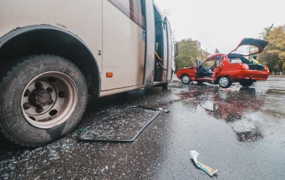 В Киеве четыре человека пострадали в ДТП с маршруткой - «Украина»