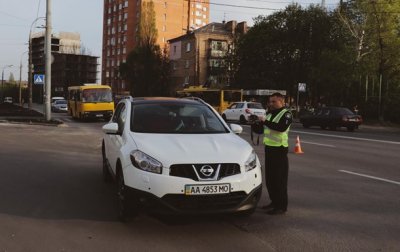 В Киеве водитель Nissan сбил девочку на пешеходном переходе - «Украина»