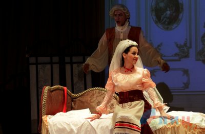 В Луганске состоялась премьера оперы «Свадьба Фигаро» - «Новороссия»