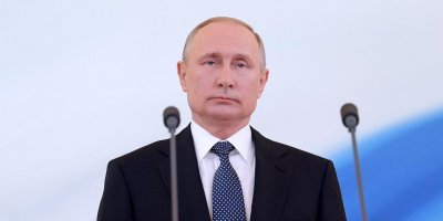 Заработок Путина за год снизился вдвое