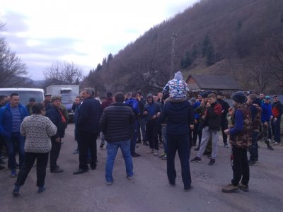 Жители Закарпатья препятствуют установке забора на границе с Румынией - «Новороссия»