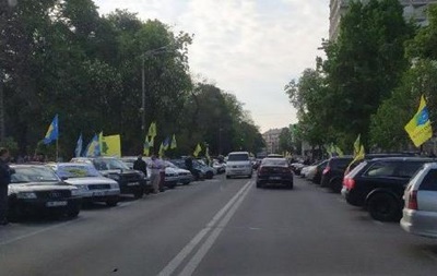 "Евробляхеры" съезжаются на митинг в центр Киева - «Украина»