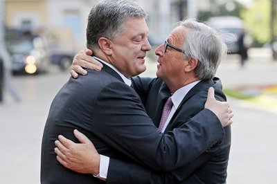 Глава Еврокомиссии Юнкер расплакался на последней встрече с украинским президентом Порошенко - «Новороссия»