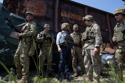 Глава Генштаба ВСУ опозорился на передовой в Донбассе - «Новороссия»