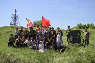 Исторические реконструкторы воссоздали битву за Луганск времен Гражданской войны - «Новороссия»