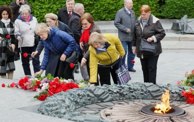 Киевляне почтили жертв Второй мировой войныЭксклюзив - «Украина»