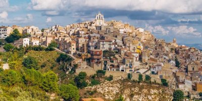 На Сицилии сотню домов выставили на продажу за 1 евро
