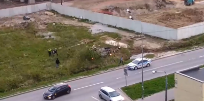 Полицейские сняли на видео погоню за каршеринговым авто и его кувырок в кювет