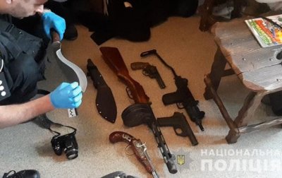 Полиция нашла оружие в квартире, из которой выпал ребенок - «Украина»
