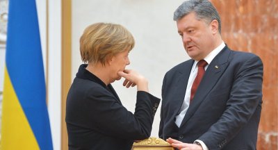 Порошенко попросил у Меркель усилить санкции из-за «паспортного указа» Путина - «Новороссия»