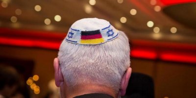 Правительство Германии попросило немцев надеть кипы в день поддержки Палестины
