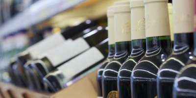 Правительство запретило госучреждениям закупать импортные вина