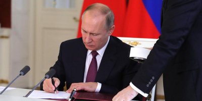 Путин подписал закон о надежном Рунете